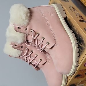 Alpine Wooda Women's 7.5 Boots